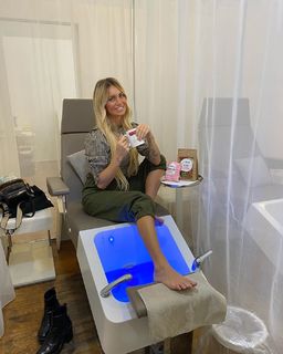 Katia Pedrotti feet photo 3