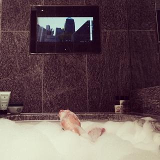 Katia Winter feet photo thumbnail