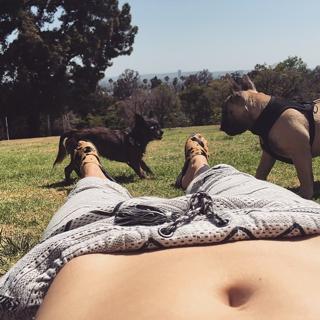 Katia Winter feet photo thumbnail