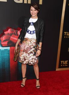 Katie Aselton feet photo thumbnail