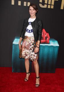 Katie Aselton feet photo thumbnail