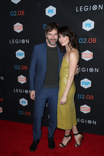 Katie Aselton feet photo thumbnail