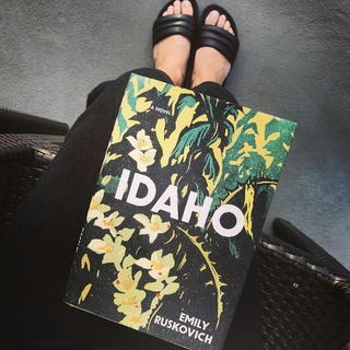 Katie Aselton feet photo thumbnail