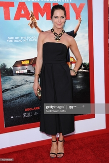 Katie Aselton feet photo thumbnail