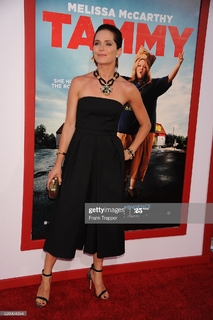 Katie Aselton feet photo thumbnail