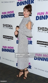 Katie Aselton feet photo thumbnail