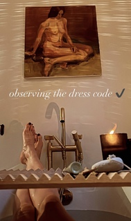 Katie Aselton feet photo thumbnail