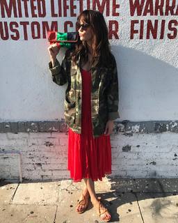 Katie Aselton feet photo thumbnail