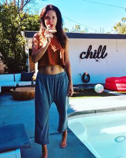 Katie Aselton feet photo thumbnail