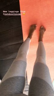 Katie Austin feet photo thumbnail