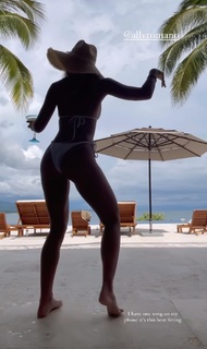 Katie Austin feet photo thumbnail