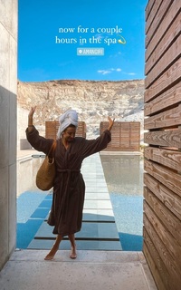 Katie Austin feet photo thumbnail