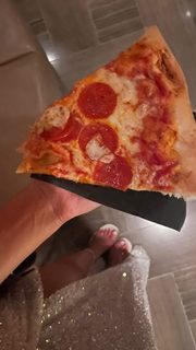 Katie Austin feet photo thumbnail