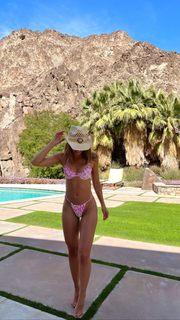 Katie Austin feet photo thumbnail