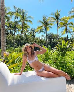 Katie Austin feet photo thumbnail