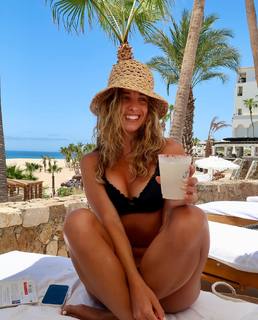 Katie Austin feet photo thumbnail