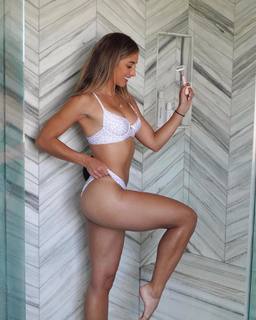 Katie Austin feet photo thumbnail