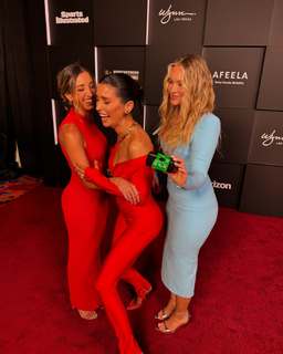 Katie Austin feet photo thumbnail