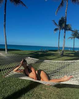 Katie Austin feet photo thumbnail