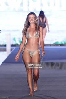 Katie Austin feet photo thumbnail