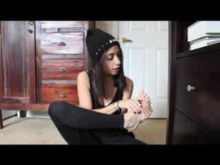 Katie Carmona feet photo thumbnail