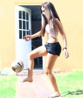 Katie Carmona feet photo thumbnail