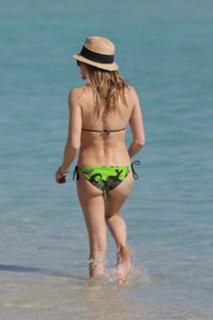 Katie Cassidy feet photo thumbnail