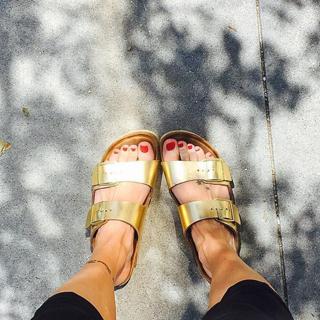 Katie Cassidy feet photo thumbnail