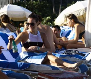 Katie Cassidy feet photo thumbnail