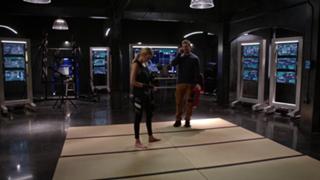 Katie Cassidy feet photo thumbnail