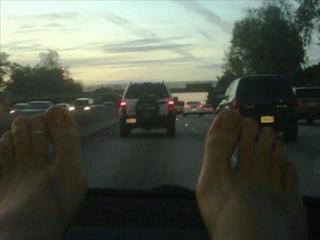 Katie Cassidy feet photo thumbnail
