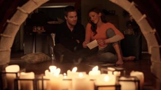 Katie Cassidy feet photo thumbnail