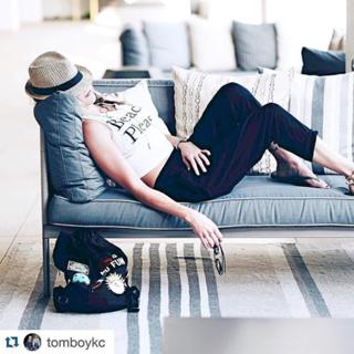 Katie Cassidy feet photo thumbnail
