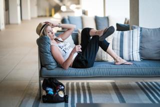 Katie Cassidy feet photo thumbnail