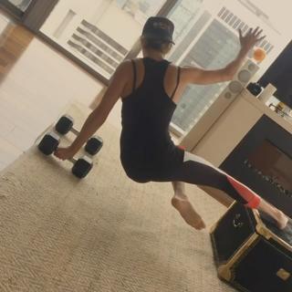 Katie Cassidy feet photo thumbnail