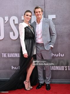 Katie Cassidy feet photo thumbnail