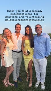 Katie Cassidy feet photo thumbnail