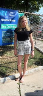 Katie Cassidy feet photo thumbnail