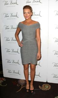 Katie Cassidy feet photo thumbnail
