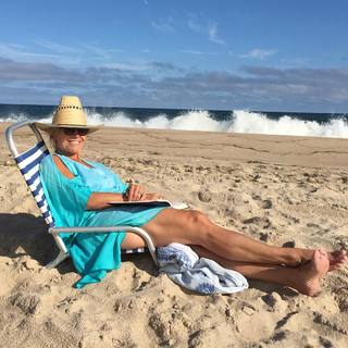 Katie Couric feet photo thumbnail