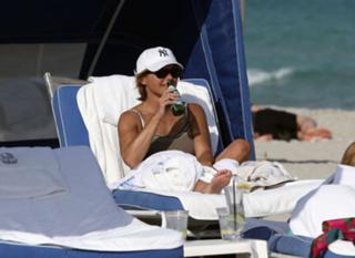 Katie Couric feet photo thumbnail