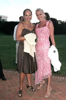 Katie Couric feet photo thumbnail