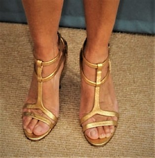 Katie Couric feet photo thumbnail