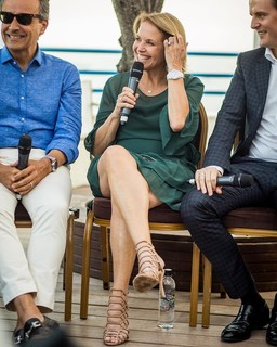 Katie Couric feet photo thumbnail