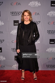 Katie Couric feet photo thumbnail