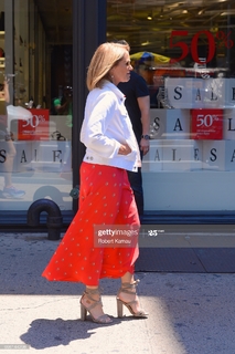 Katie Couric feet photo thumbnail