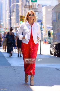 Katie Couric feet photo thumbnail