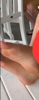 Katie Donnelly feet photo 16