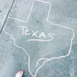 Katie Featherston feet photo thumbnail
