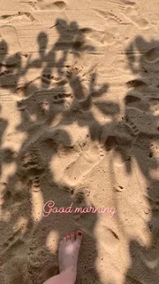 Katie Featherston feet photo thumbnail